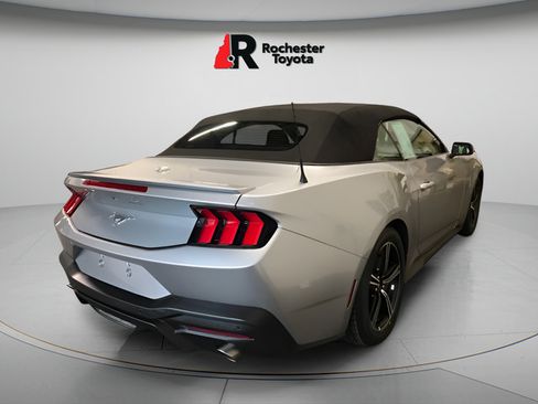 Used 2025 Ford Mustang Premium RWD image 7