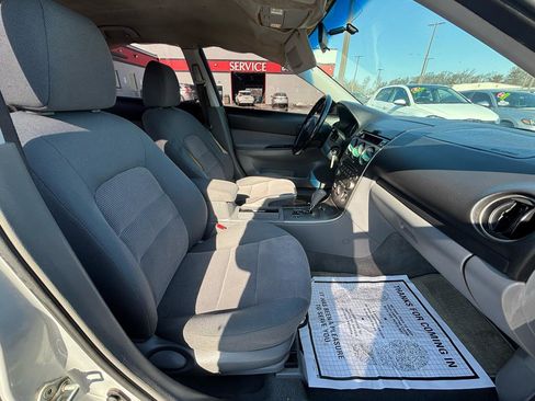 Used 2004 MAZDA MAZDA6 i image 10