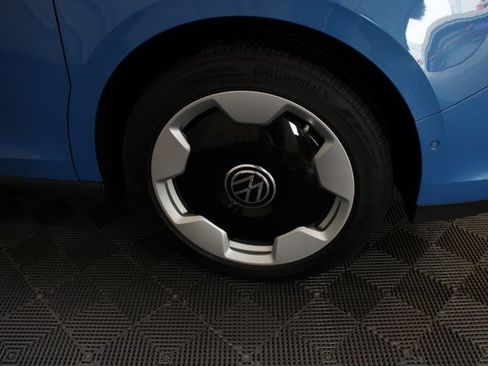 New 2025 Volkswagen ID. Buzz Pro S Plus image 24