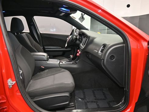Used 2019 Dodge Charger SXT image 42