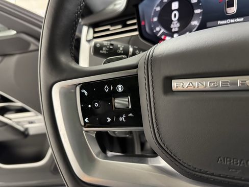 Used 2024 Land Rover Range Rover Long Wheelbase SE image 17