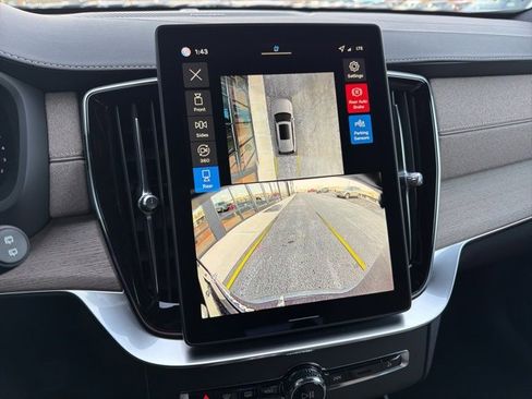 New 2026 Volvo XC90 B6 Plus w/ Protection Package Premier image 17