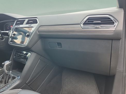 Used 2022 Volkswagen Tiguan SEL R-Line AWD/4WD image 21