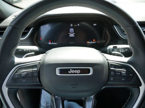 Used 2021 Jeep Grand Cherokee L Laredo AWD/4WD image 24