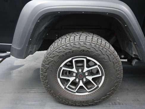 Used 2024 Jeep Gladiator Rubicon w/ Convenience Group AWD/4WD image 10