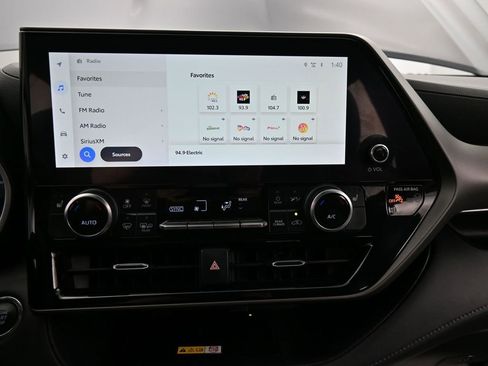 Used 2023 Toyota Highlander XLE image 20