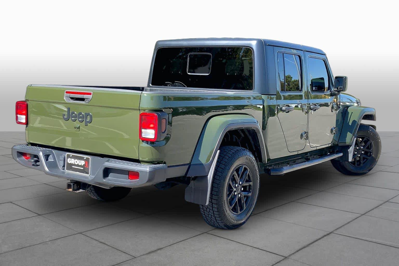 Used 2022 Jeep Gladiator Sport AWD/4WD image 11