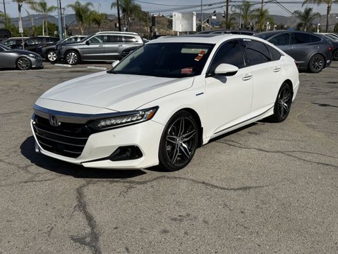 Used 2022 Honda Accord Touring image 2