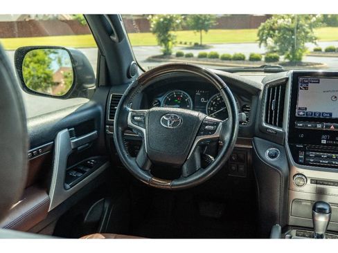 Used 2020 Toyota Land Cruiser AWD/4WD image 22