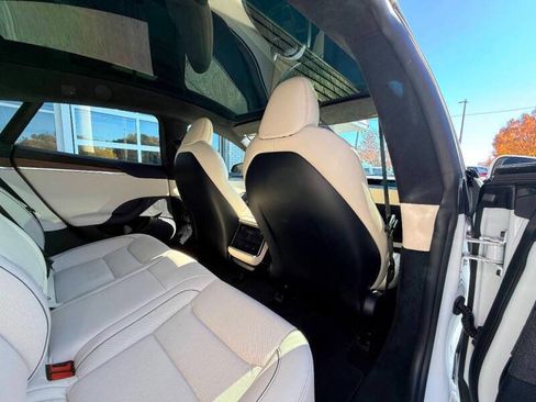 Used 2021 Tesla Model S Plaid image 34