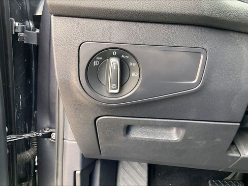 Used 2021 Volkswagen Tiguan SEL image 33