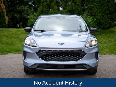 Used 2022 Ford Escape SE FWD image 2