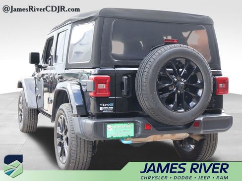 Used 2024 Jeep Wrangler Unlimited Sahara AWD/4WD image 3