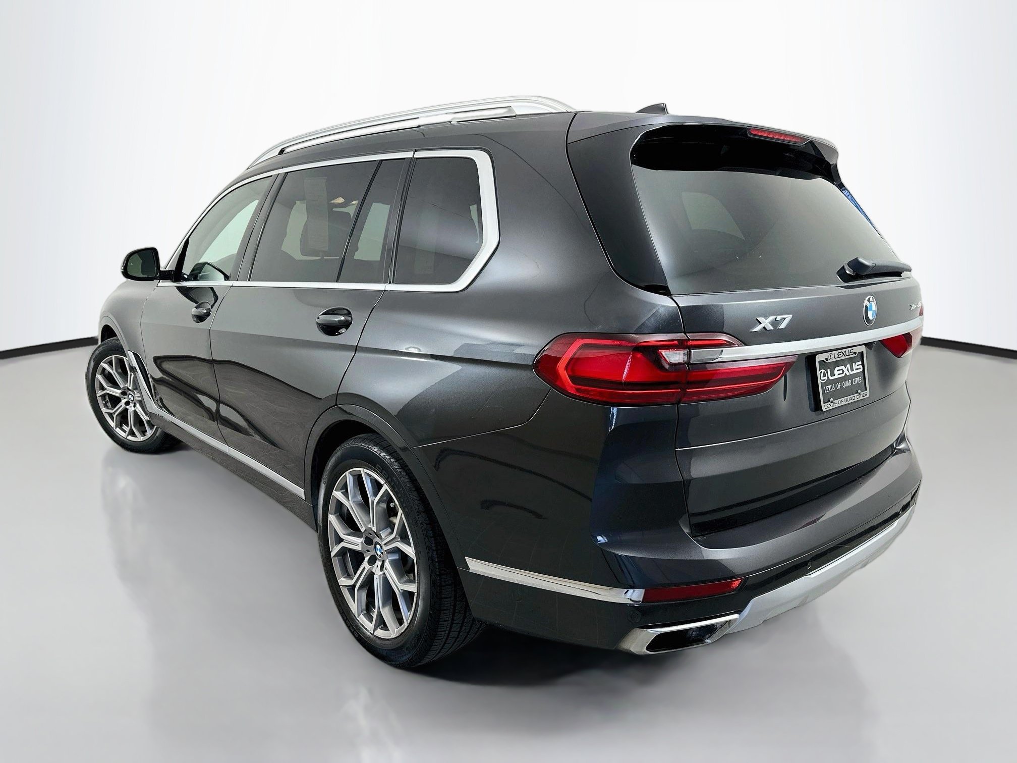 Used 2022 BMW X7 xDrive40i w/ Premium Package AWD/4WD image 5