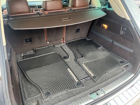 Used 2012 Volkswagen Touareg Hybrid image 15