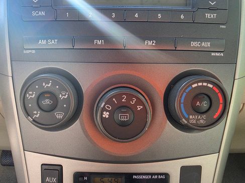 Used 2011 Toyota Corolla LE FWD image 36