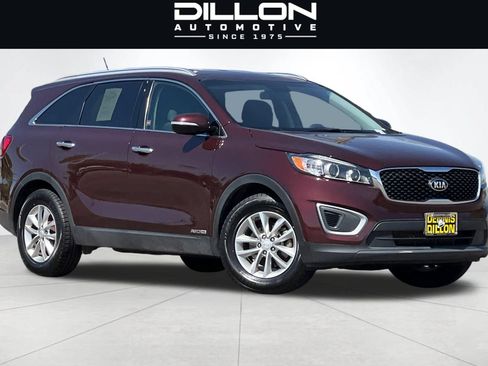 Used 2017 Kia Sorento AWD image 1