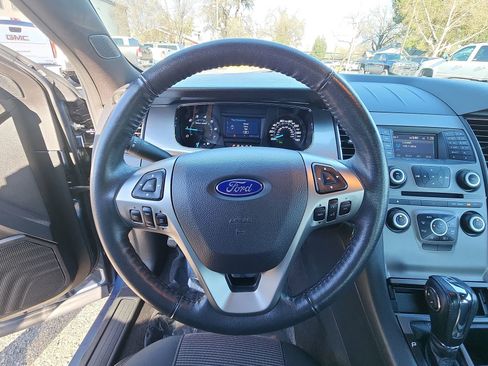 Used 2018 Ford Taurus SEL image 11