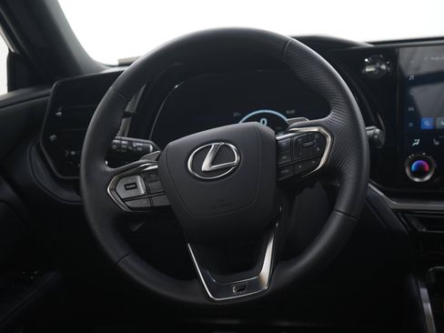Used 2025 Lexus TX 500h AWD image 19