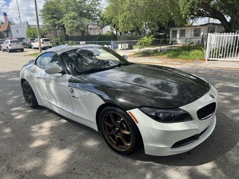 Used 2009 BMW Z4 sDrive30i RWD image 1