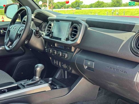 Certified 2023 Toyota Tacoma TRD Off-Road AWD/4WD image 19