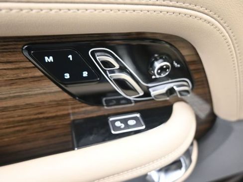 Used 2018 Land Rover Range Rover HSE image 13
