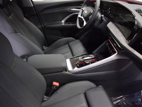 New 2025 Audi Q5 Prestige image 7