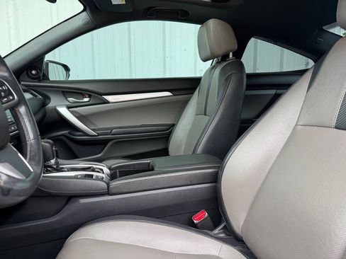 Used 2016 Honda Civic Touring image 10