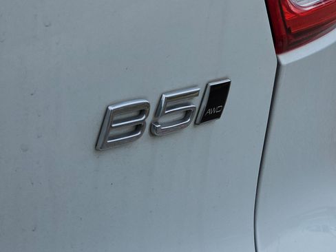 Used 2023 Volvo XC40 B5 Plus w/ Protection Package Premier image 9