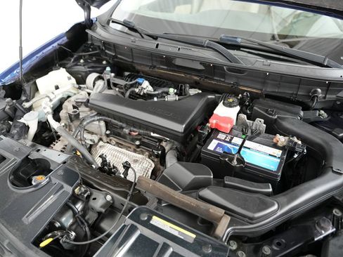 Used 2018 Nissan Rogue SV image 55