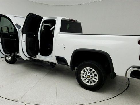 Used 2022 Chevrolet Silverado 2500 LT w/ Convenience Package image 11