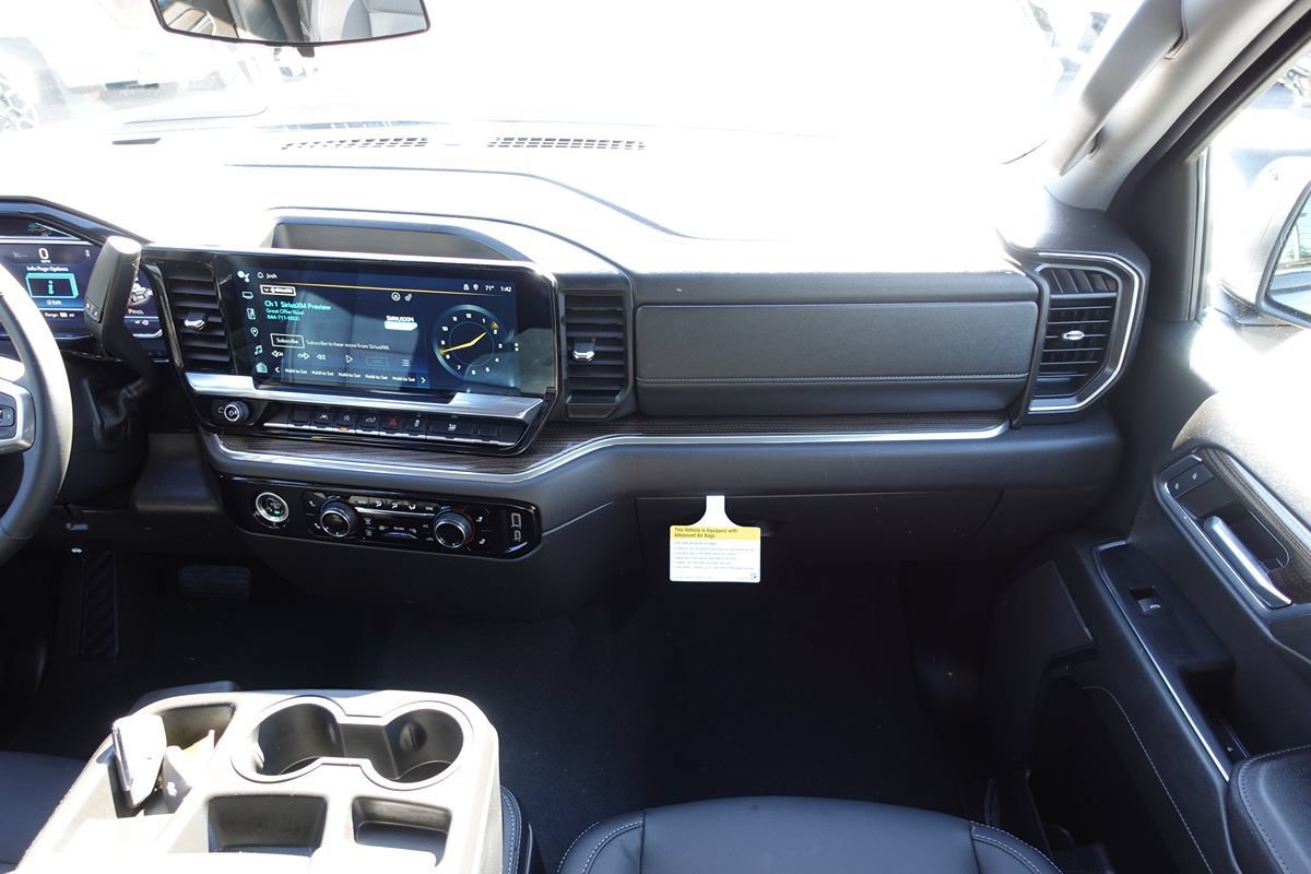 Used 2024 Chevrolet Silverado 1500 LT AWD/4WD image 42