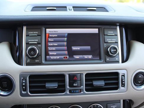 Used 2012 Land Rover Range Rover HSE LUX image 24