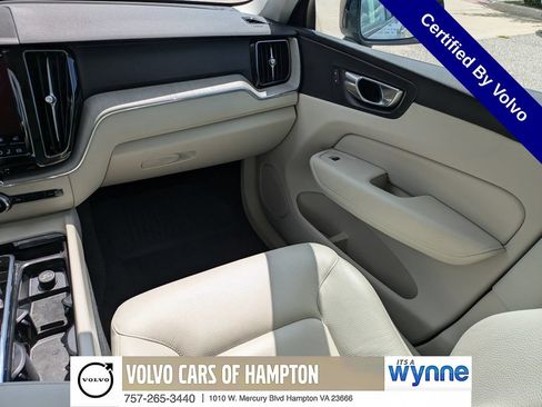 Certified 2024 Volvo XC60 B5 Plus w/ Climate Package AWD/4WD image 17