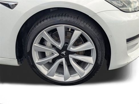Used 2018 Tesla Model 3 Long Range image 16