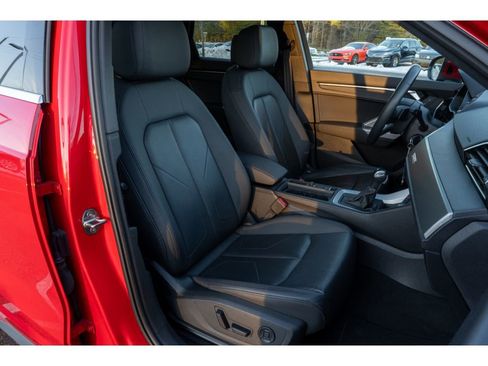 Used 2025 Audi Q3 2.0T Premium image 18