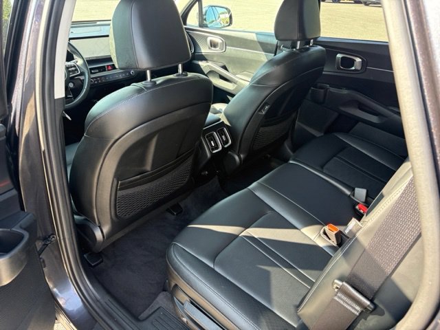 Used 2025 Kia Sorento S FWD image 40