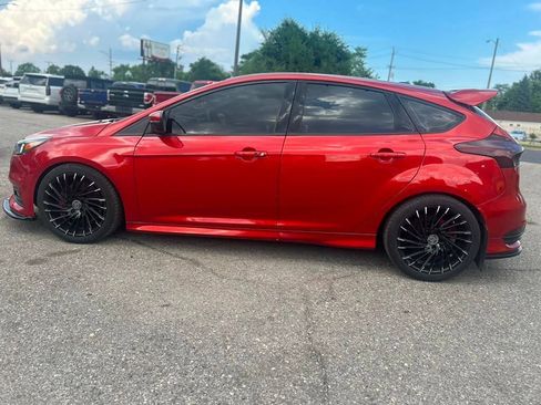 Used 2018 Ford Focus ST FWD image 8