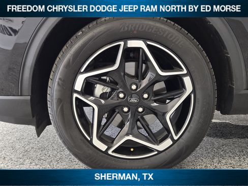 Used 2026 Ford Escape Platinum w/ Premium Technology Package AWD/4WD image 7