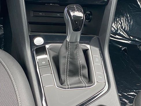 New 2026 Volkswagen Taos SE image 6