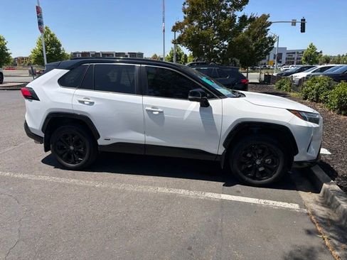 Used 2023 Toyota RAV4 XSE AWD/4WD image 3