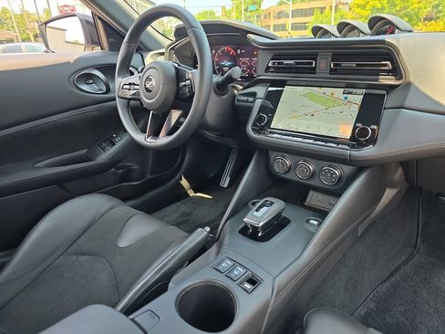 Used 2025 Nissan Z Performance w/ Floor Mat Package RWD image 14