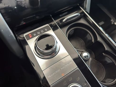 Used 2017 Land Rover Range Rover HSE image 30