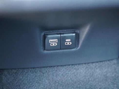 Used 2026 Toyota Camry SE FWD image 39