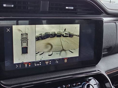 Used 2024 GMC Sierra 1500 AT4 w/ AT4 Premium Package image 18