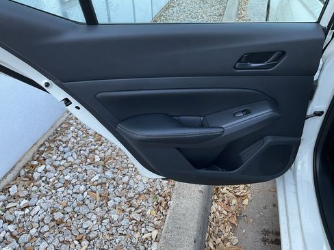 Used 2025 Nissan Altima 2.5 SV image 17