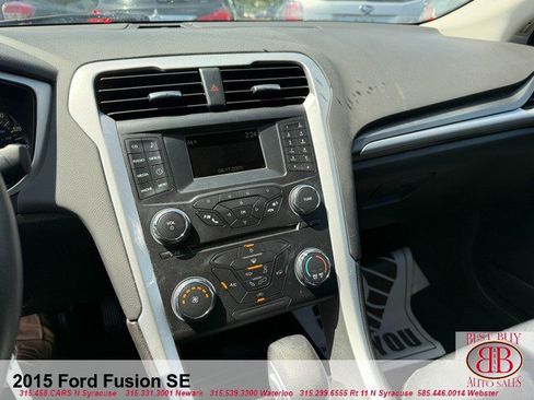 Used 2015 Ford Fusion SE FWD image 19