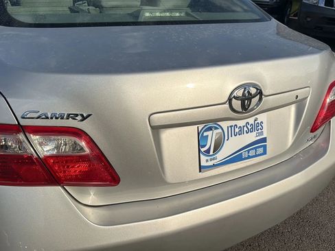 Used 2008 Toyota Camry XLE image 18