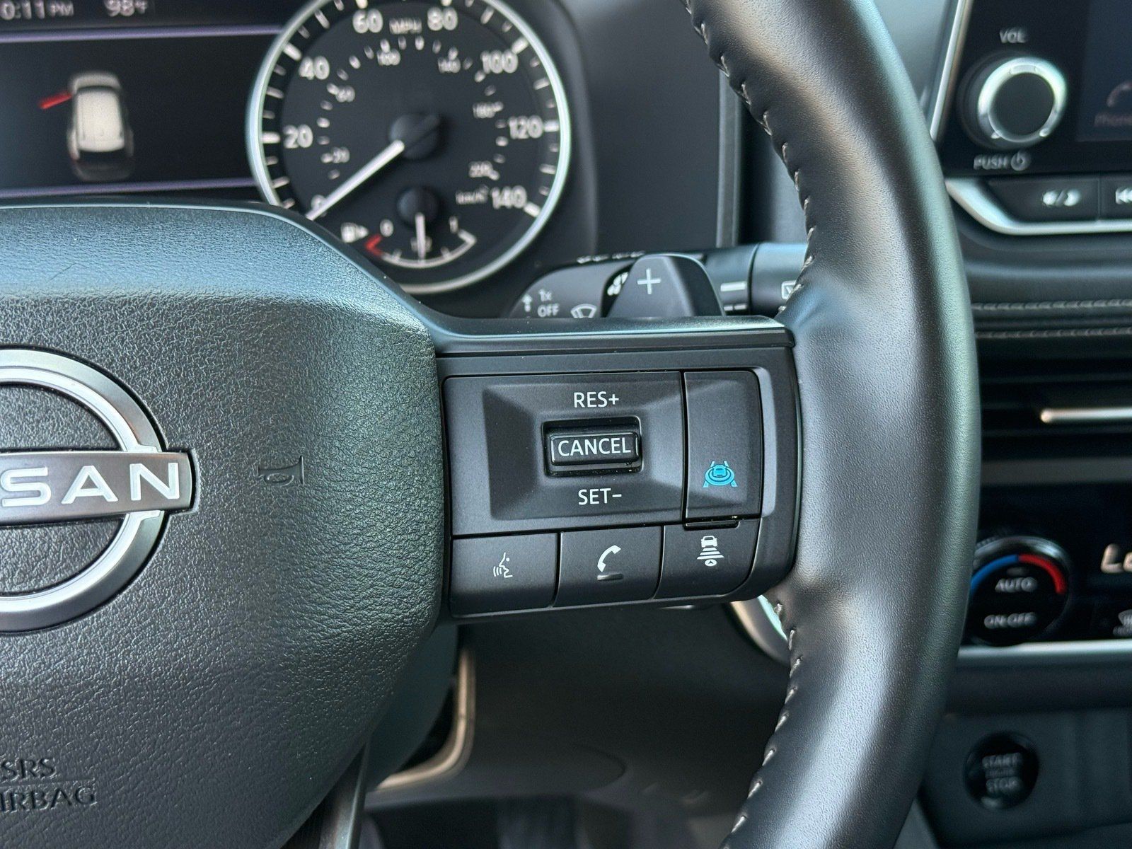 Used 2025 Nissan Rogue SV AWD/4WD image 18