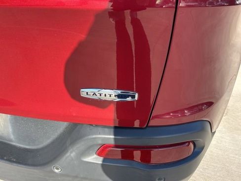 Used 2017 Jeep Cherokee Latitude w/ Safety/Convenience Group image 4